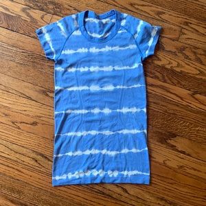 Lululemon top size 4